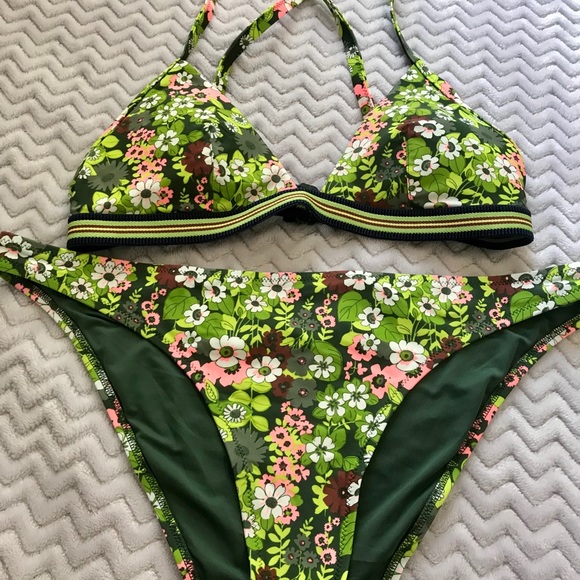 Aerie two piece swim suit - Picture 2 of 5